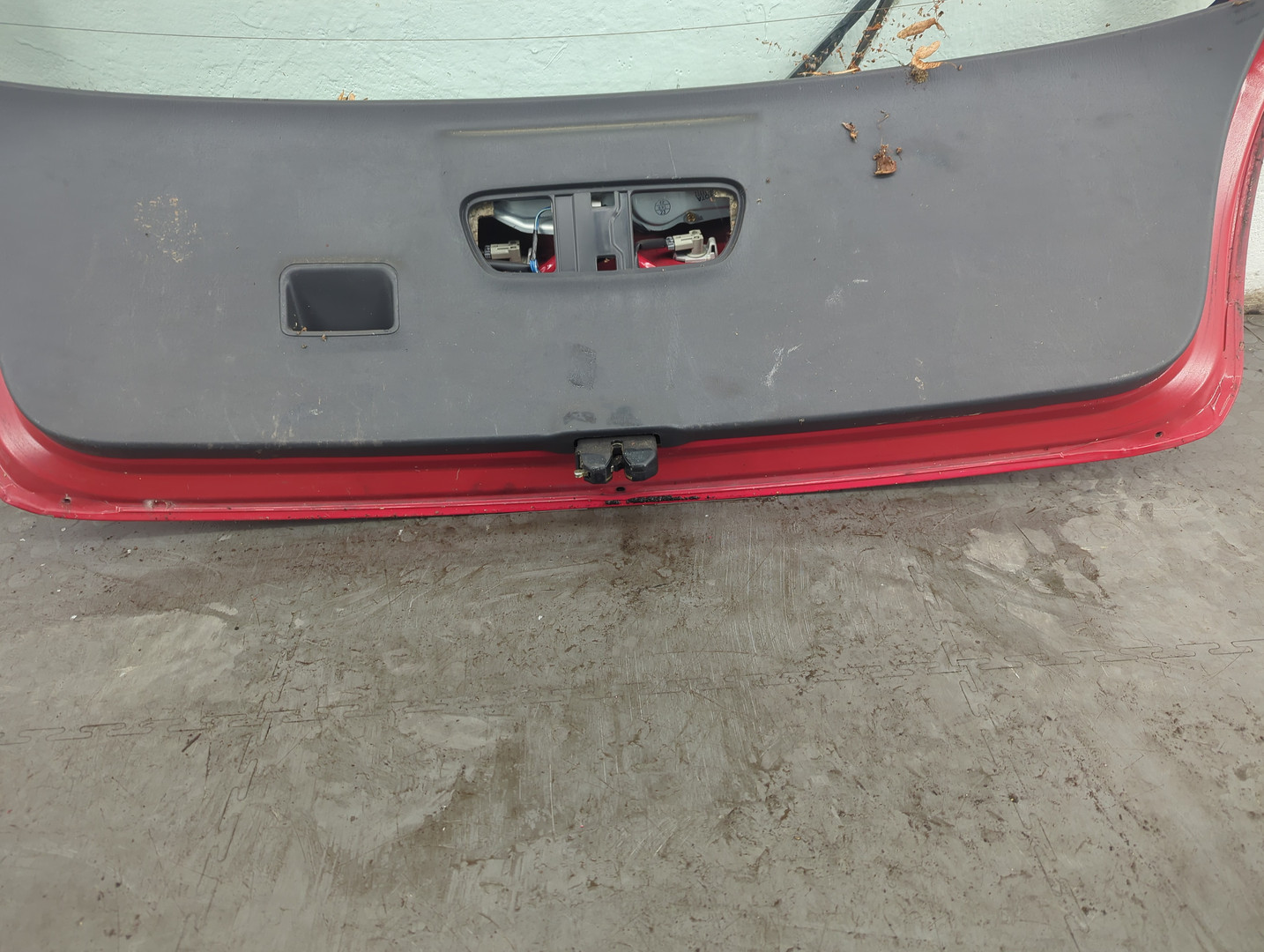 Дверь багажника