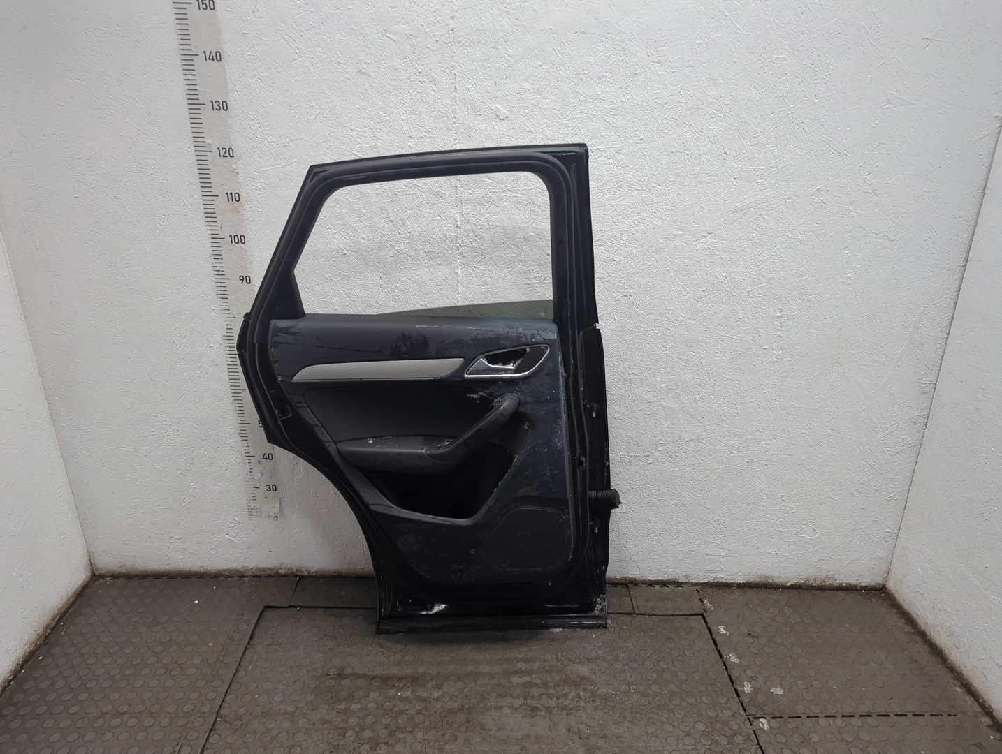 Дверь задняя левая