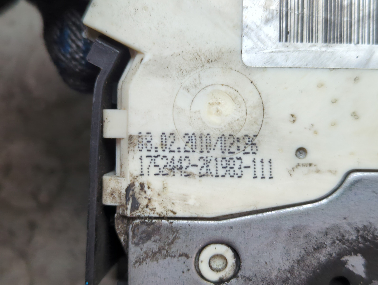 Замок двери передней правой