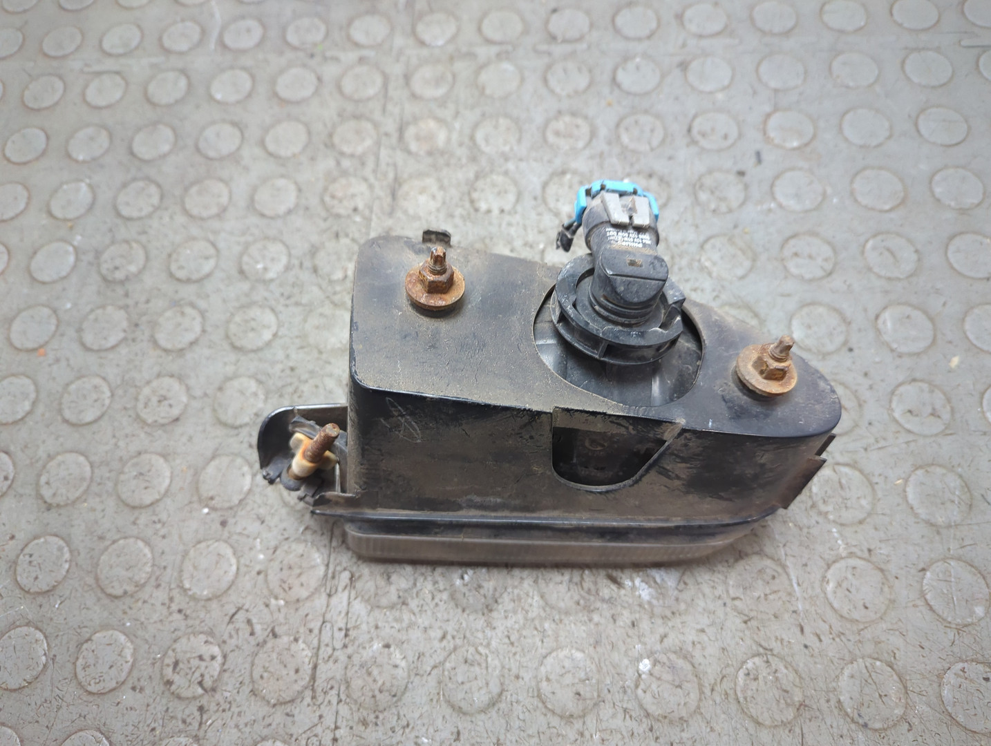 Фара противотуманная левая