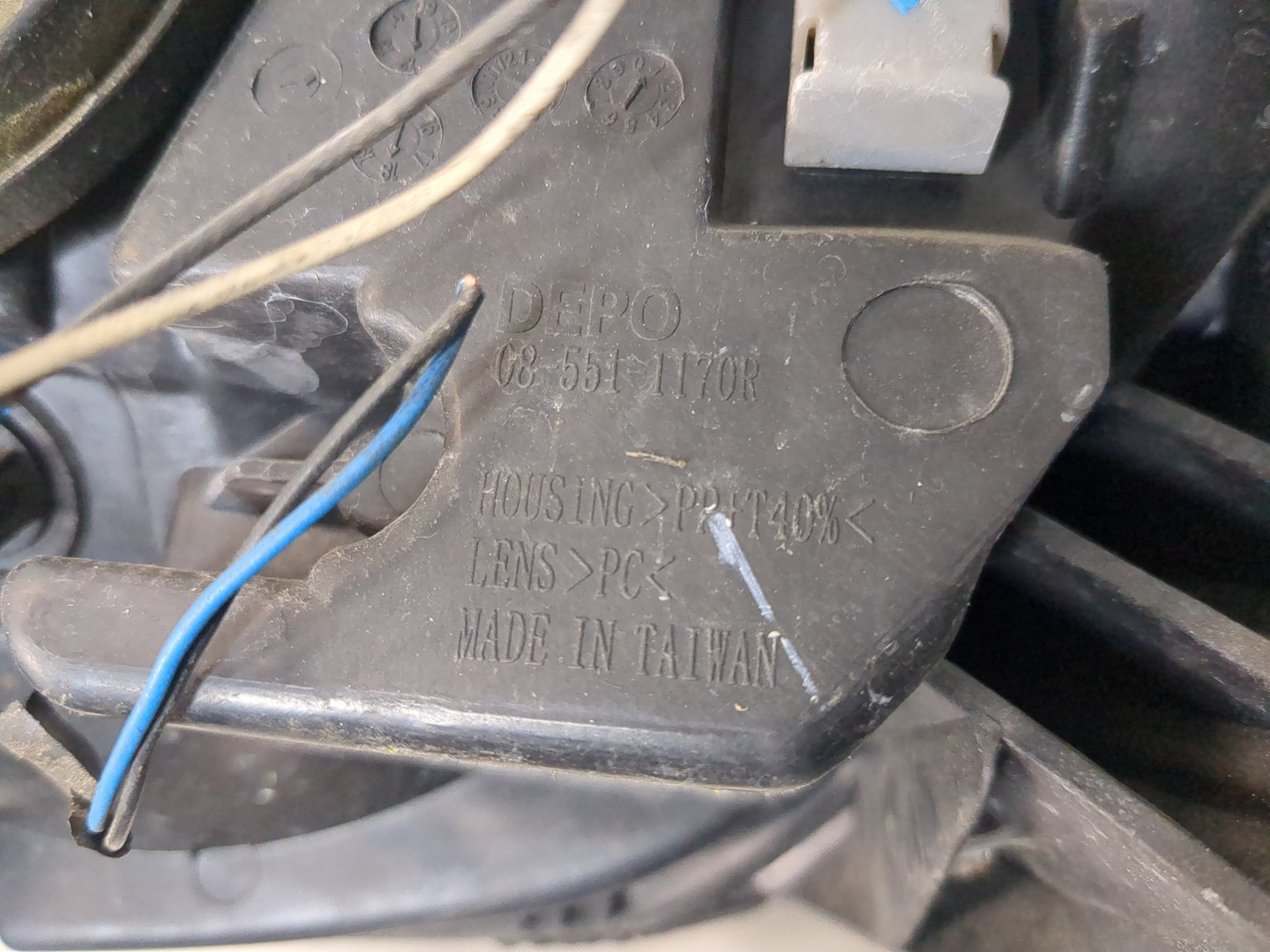 Фара правая