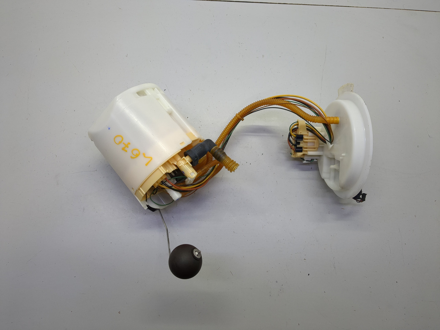 Насос топливный электрический