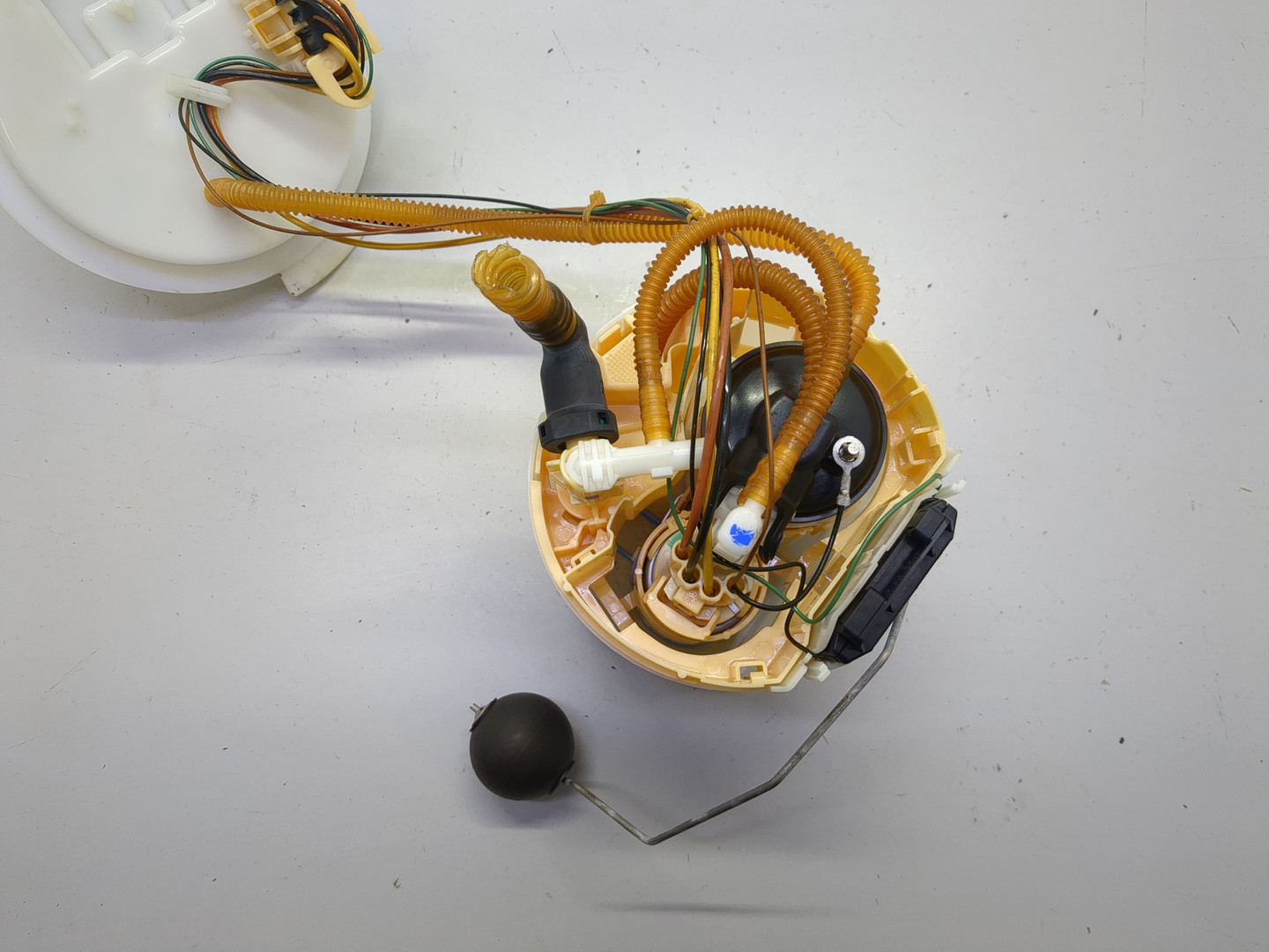 Насос топливный электрический