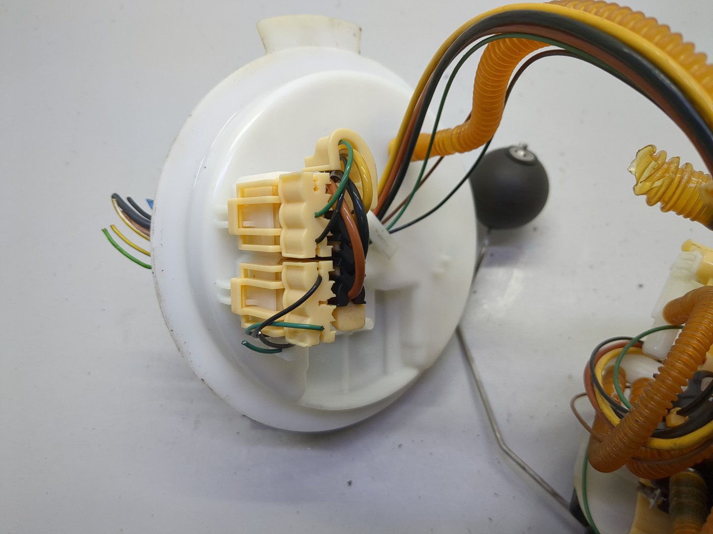 Насос топливный электрический