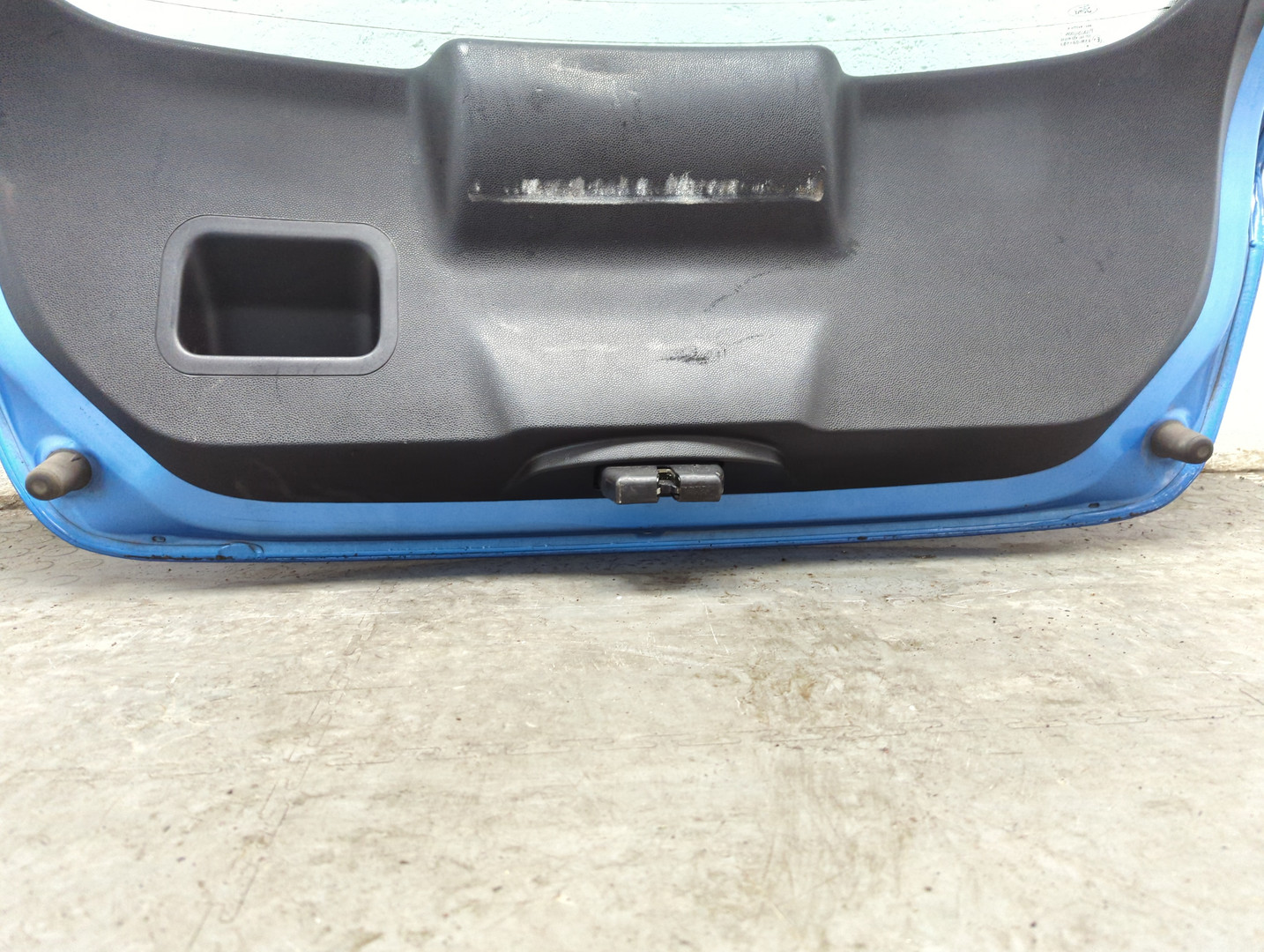 Дверь багажника