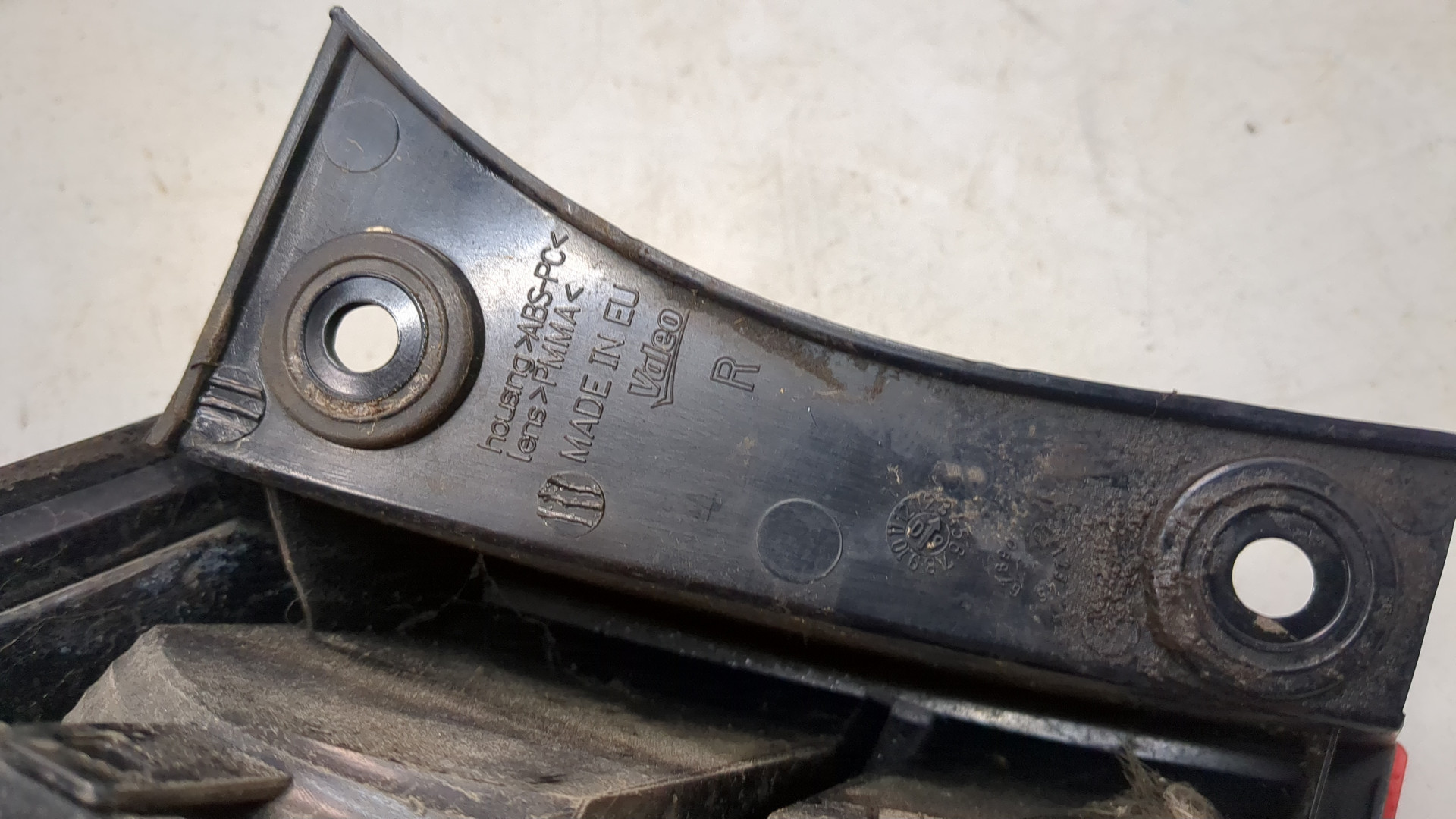 Фонарь задний правый