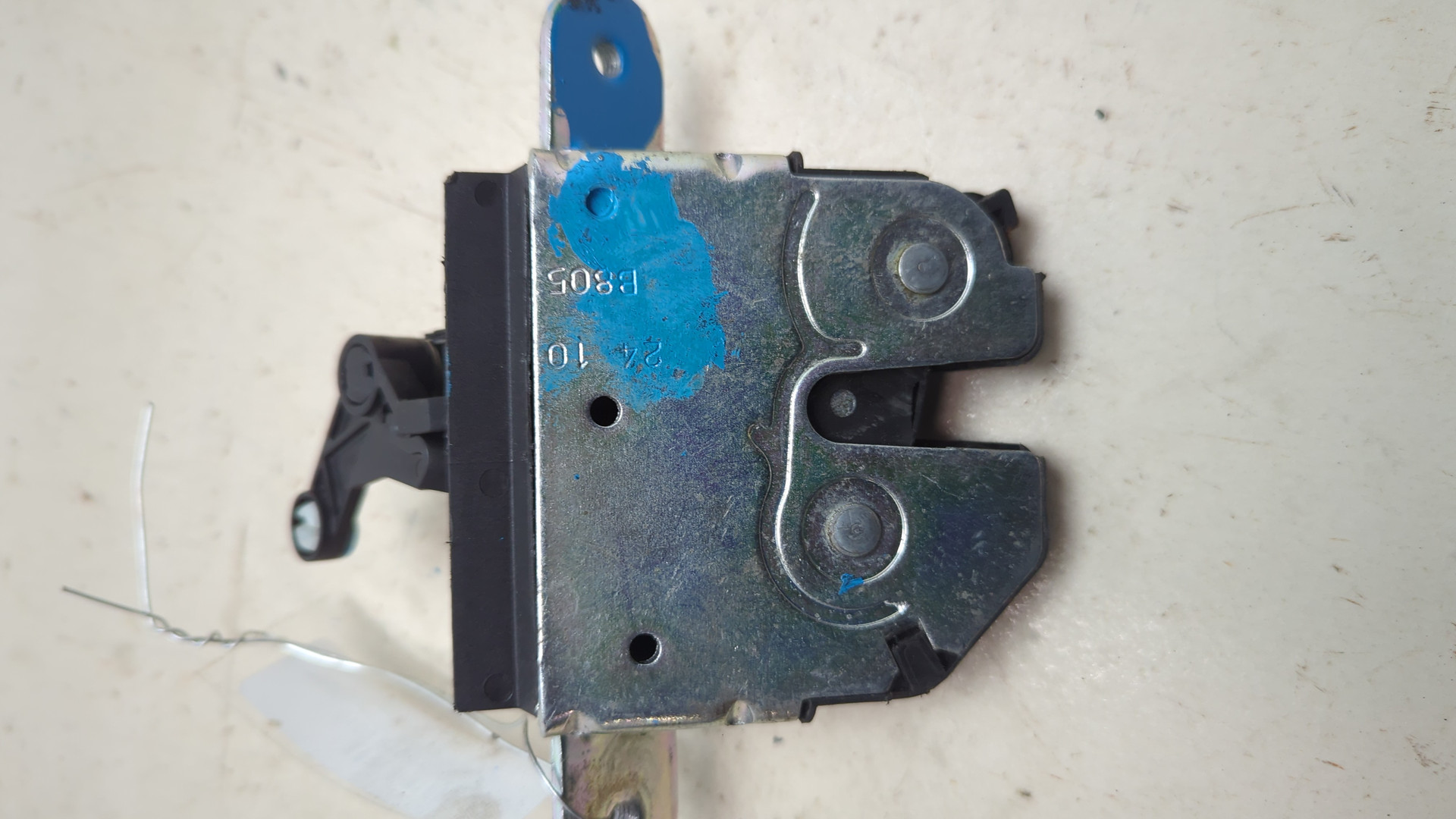 Замок багажника