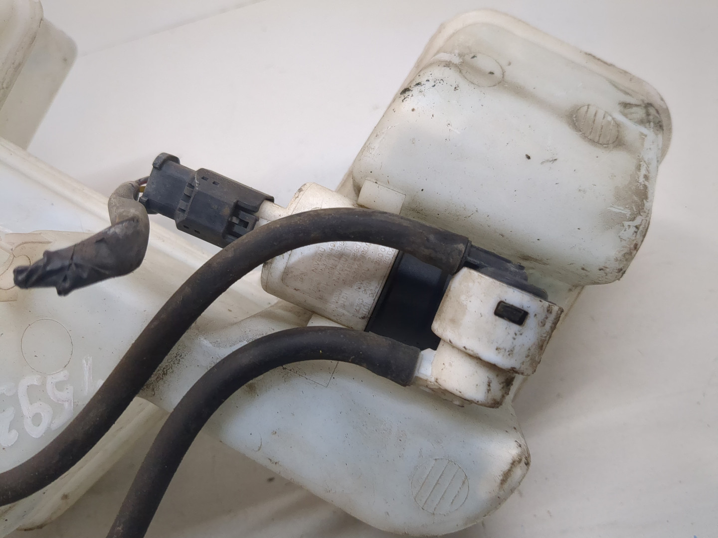 Бачок омывателя лобового стекла