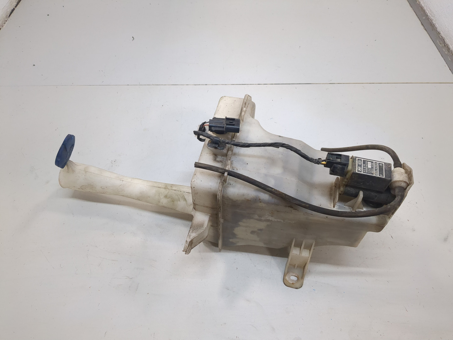 Бачок омывателя лобового стекла