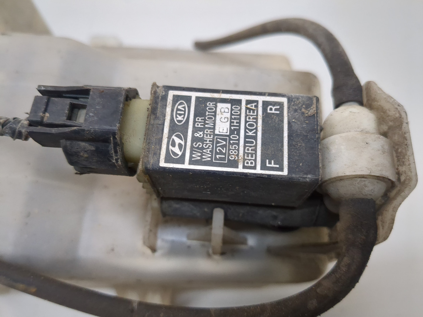 Бачок омывателя лобового стекла