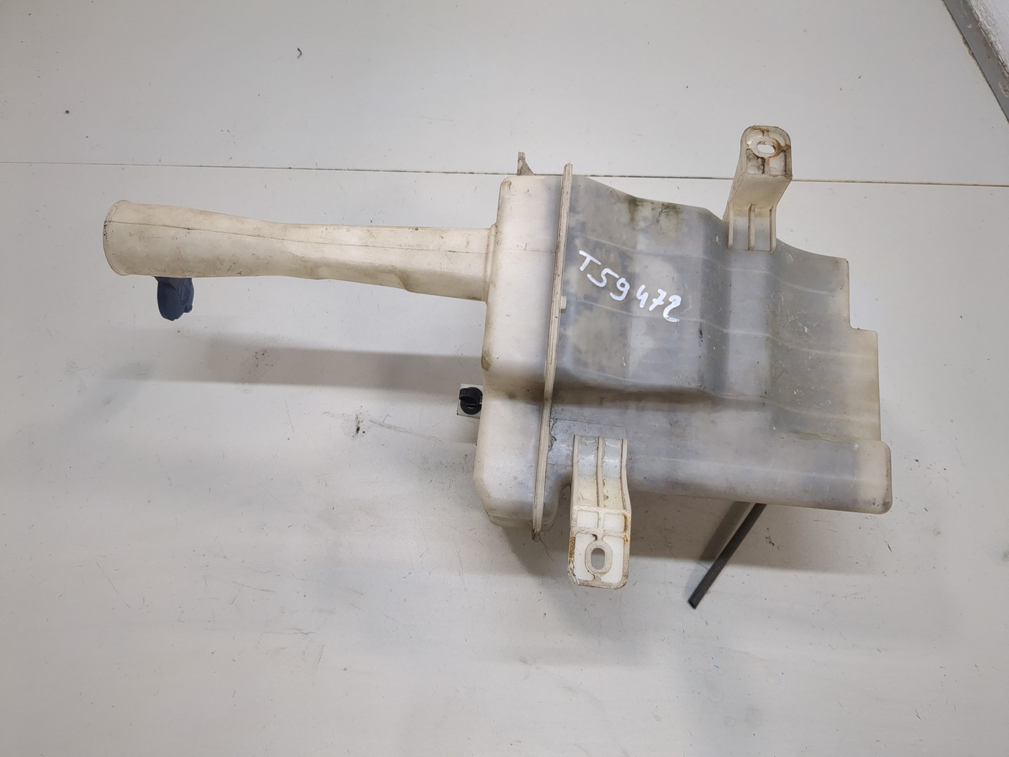 Бачок омывателя лобового стекла