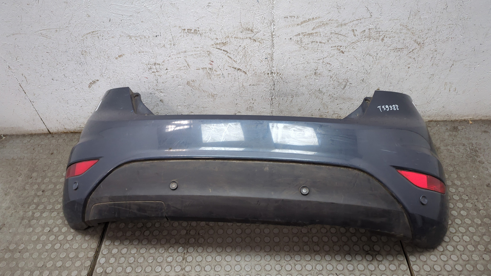 Бампер задний