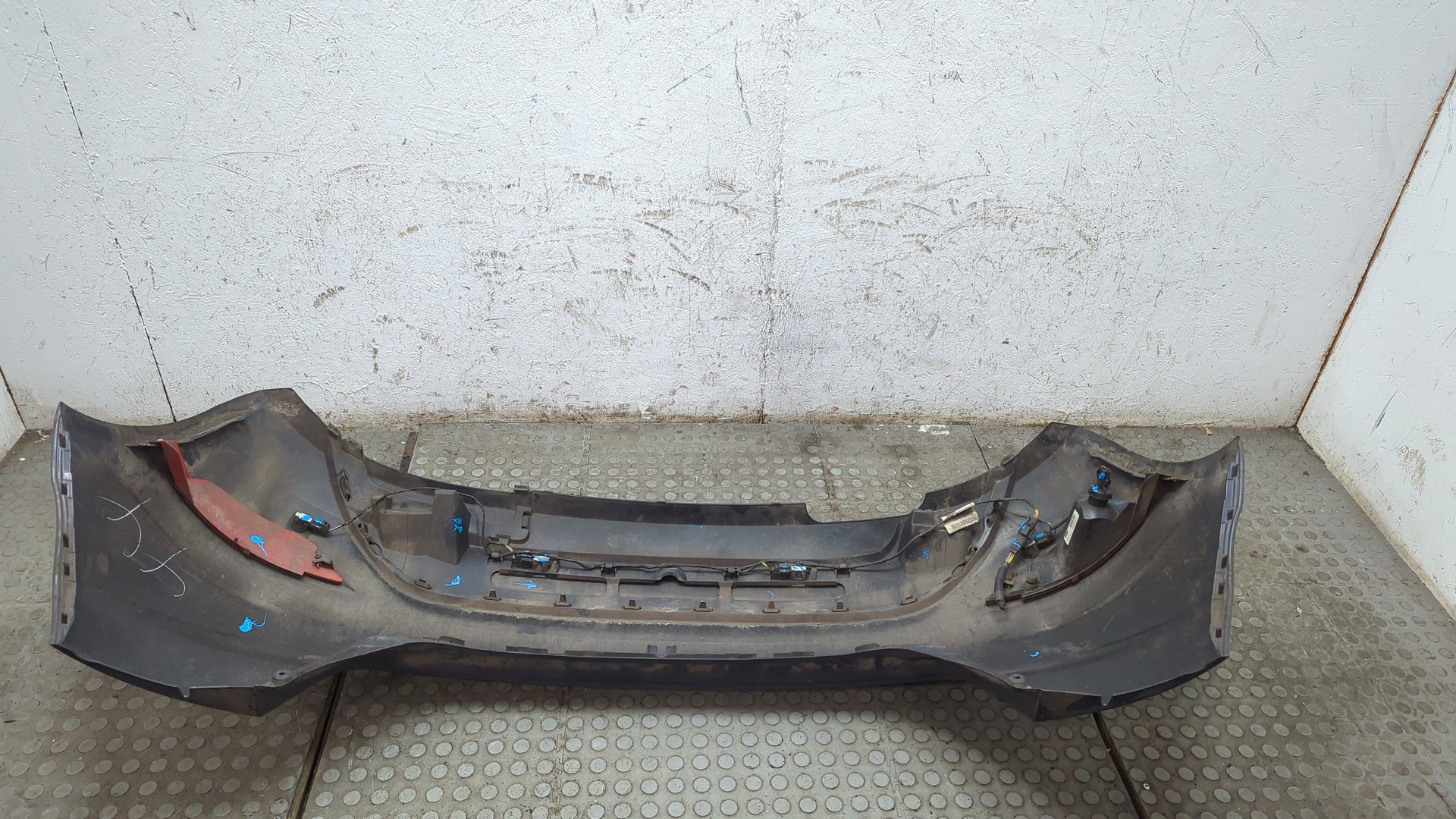 Бампер задний