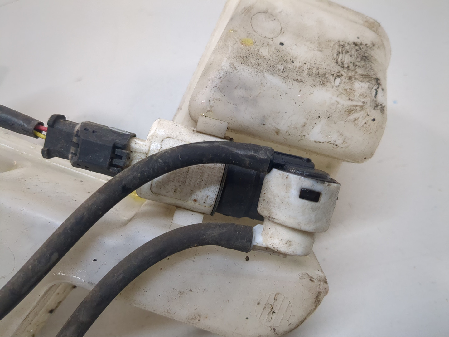 Бачок омывателя лобового стекла