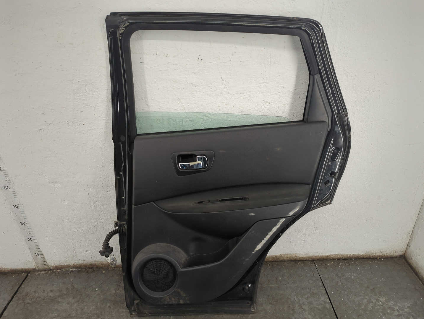 Дверь задняя правая