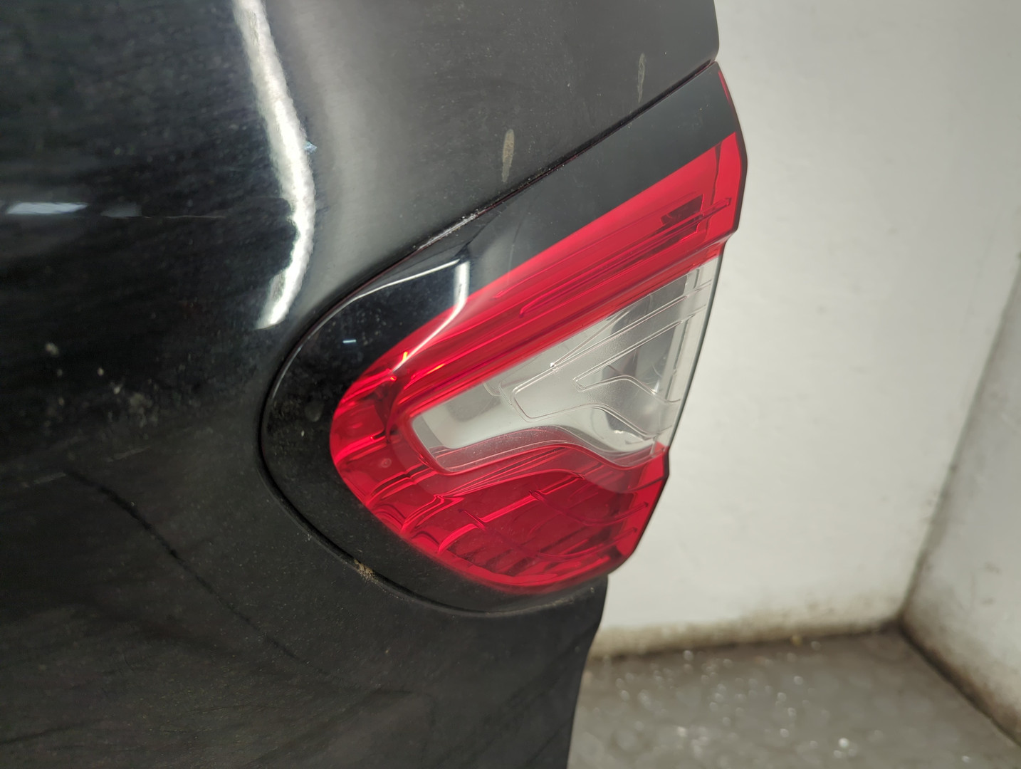 Дверь багажника