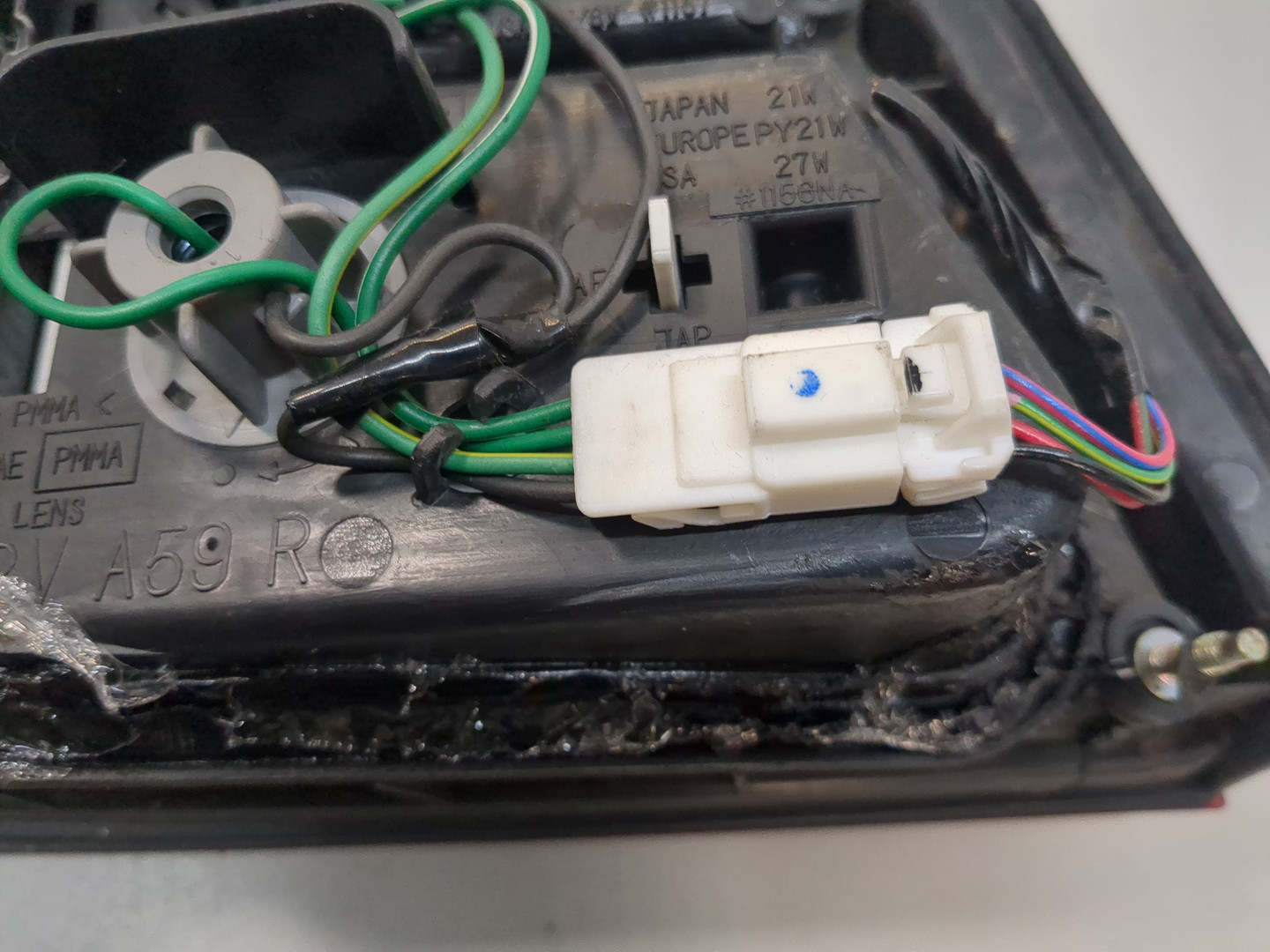 Фонарь задний правый