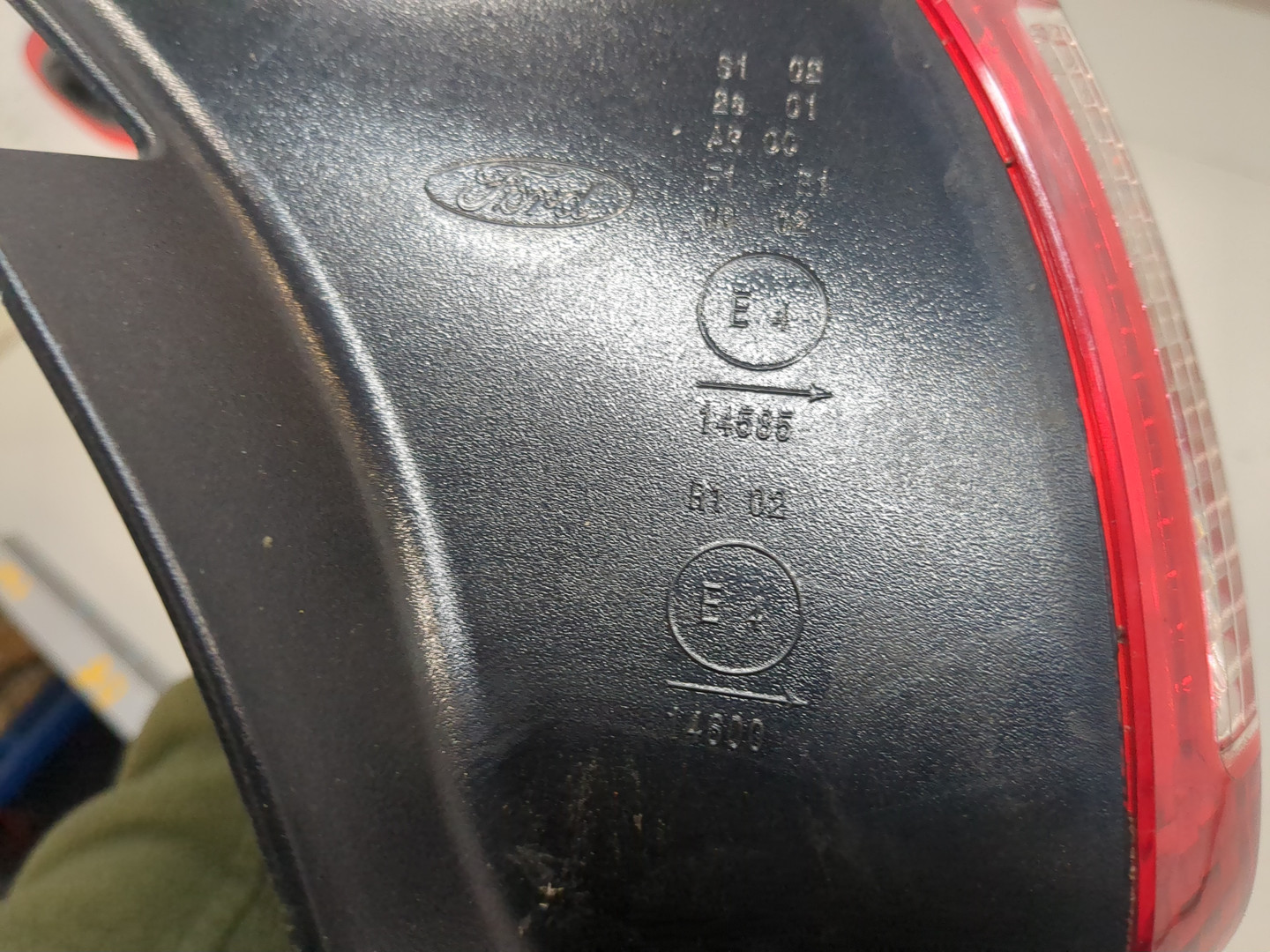 Фонарь задний правый