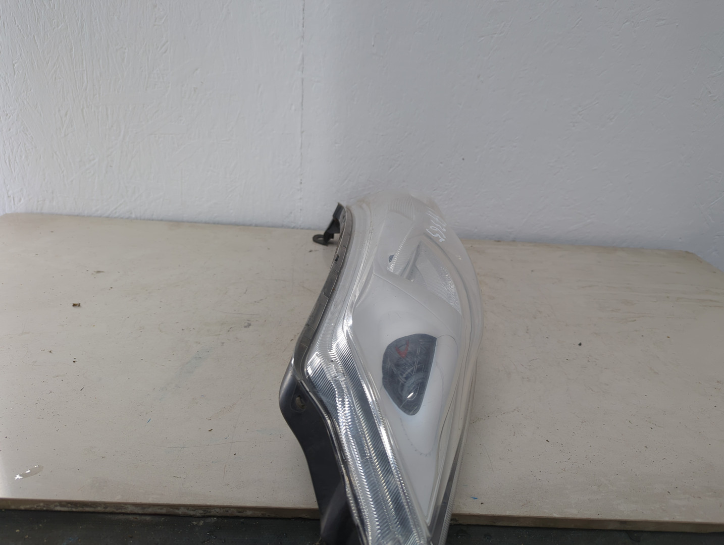 Фара дневного света правая (ходовые огни)