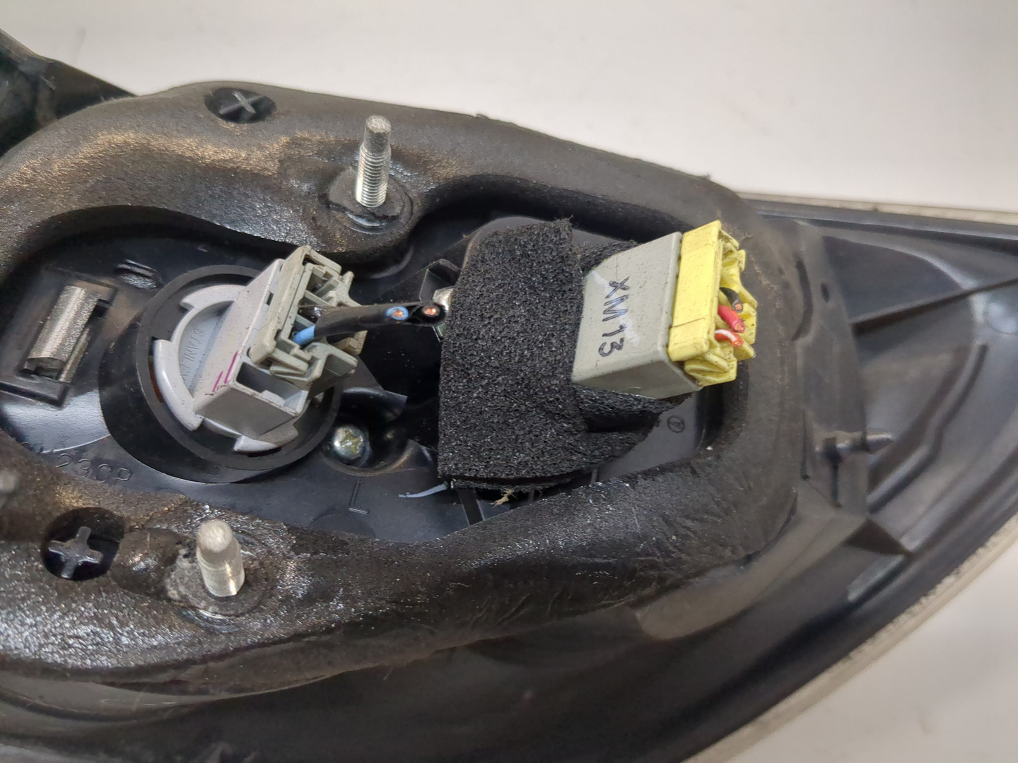 Фонарь задний левый