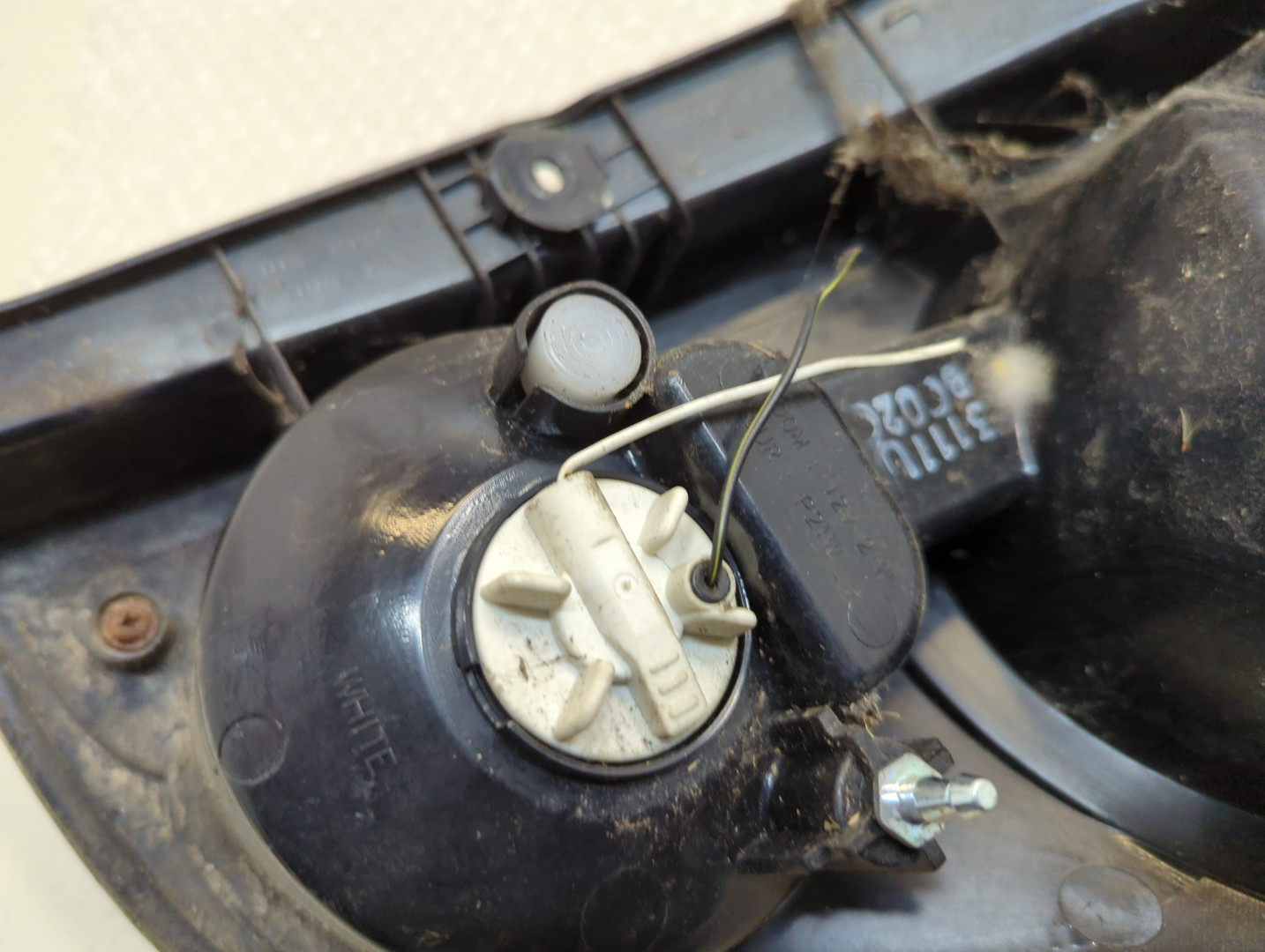 Фонарь задний левый