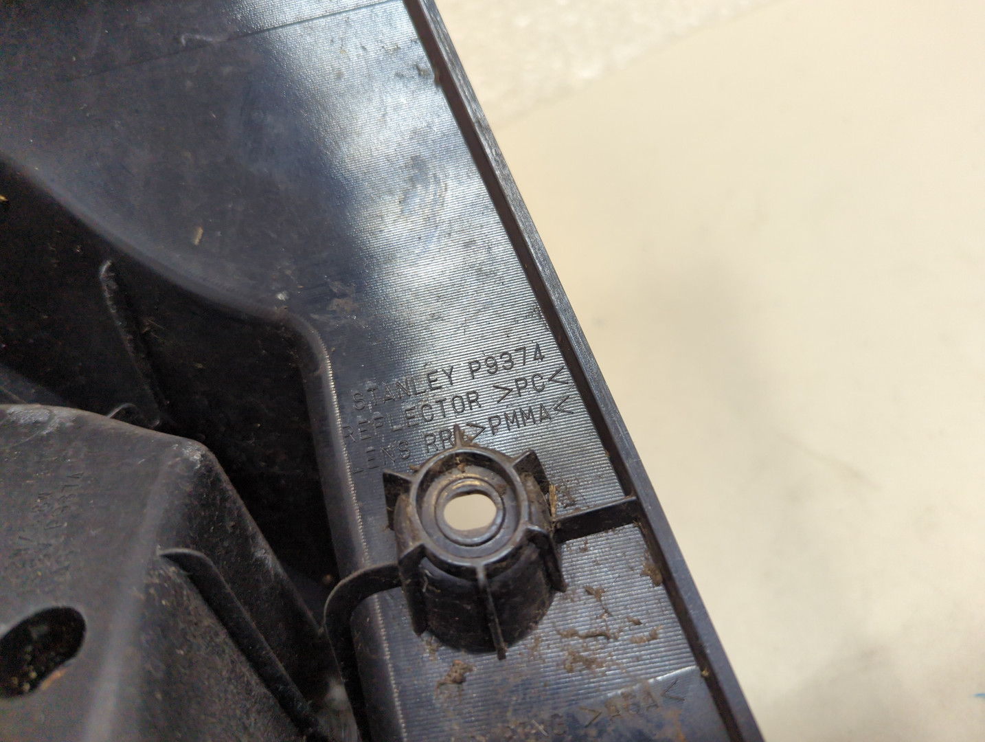 Фонарь задний правый