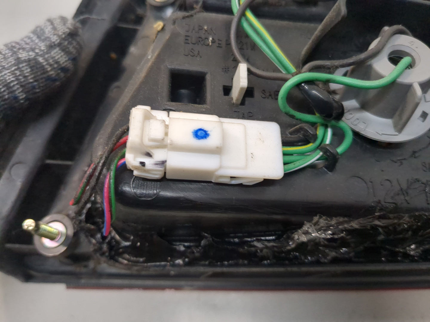 Фонарь задний левый