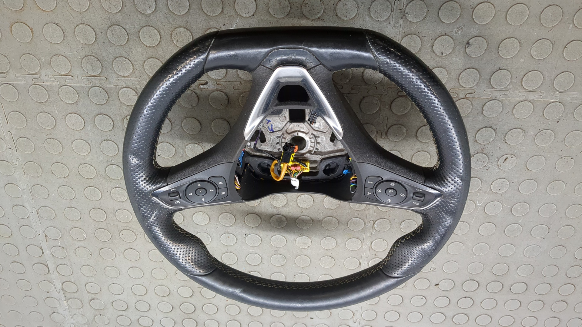 Рулевое колесо (руль)