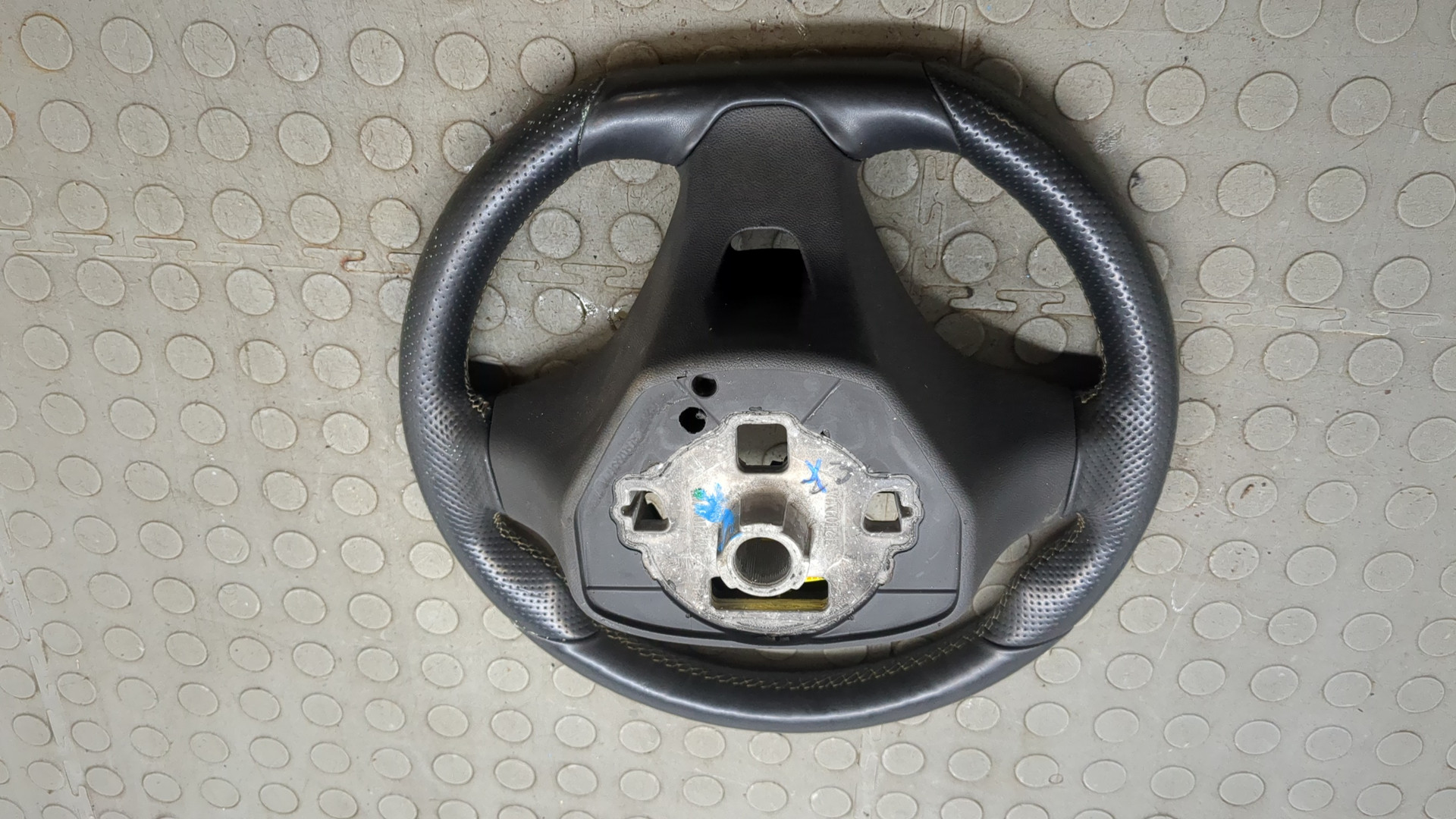 Рулевое колесо (руль)