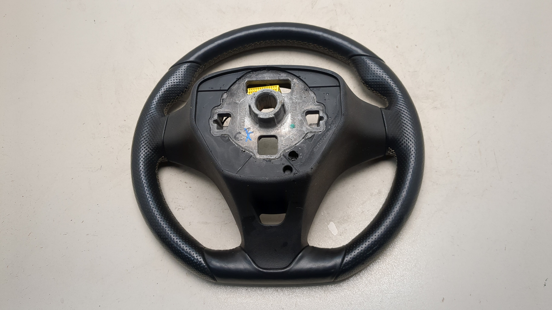 Рулевое колесо (руль)