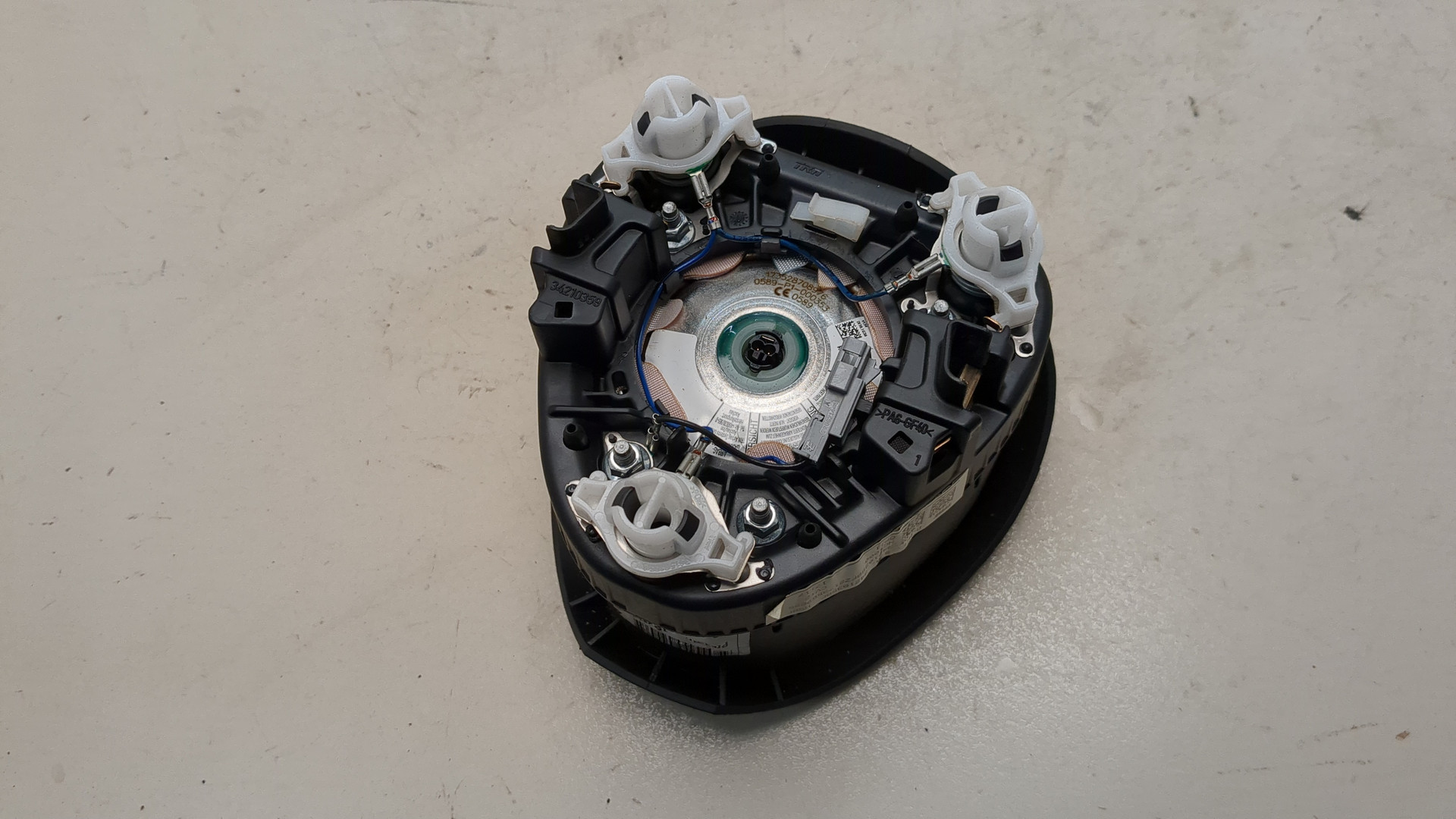 Подушка безопасности в рулевое колесо