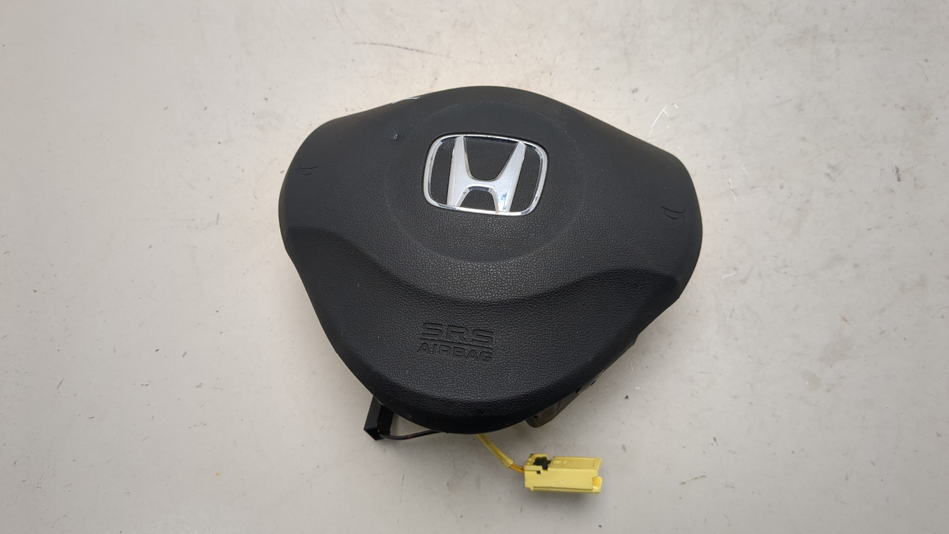 Подушка безопасности в рулевое колесо