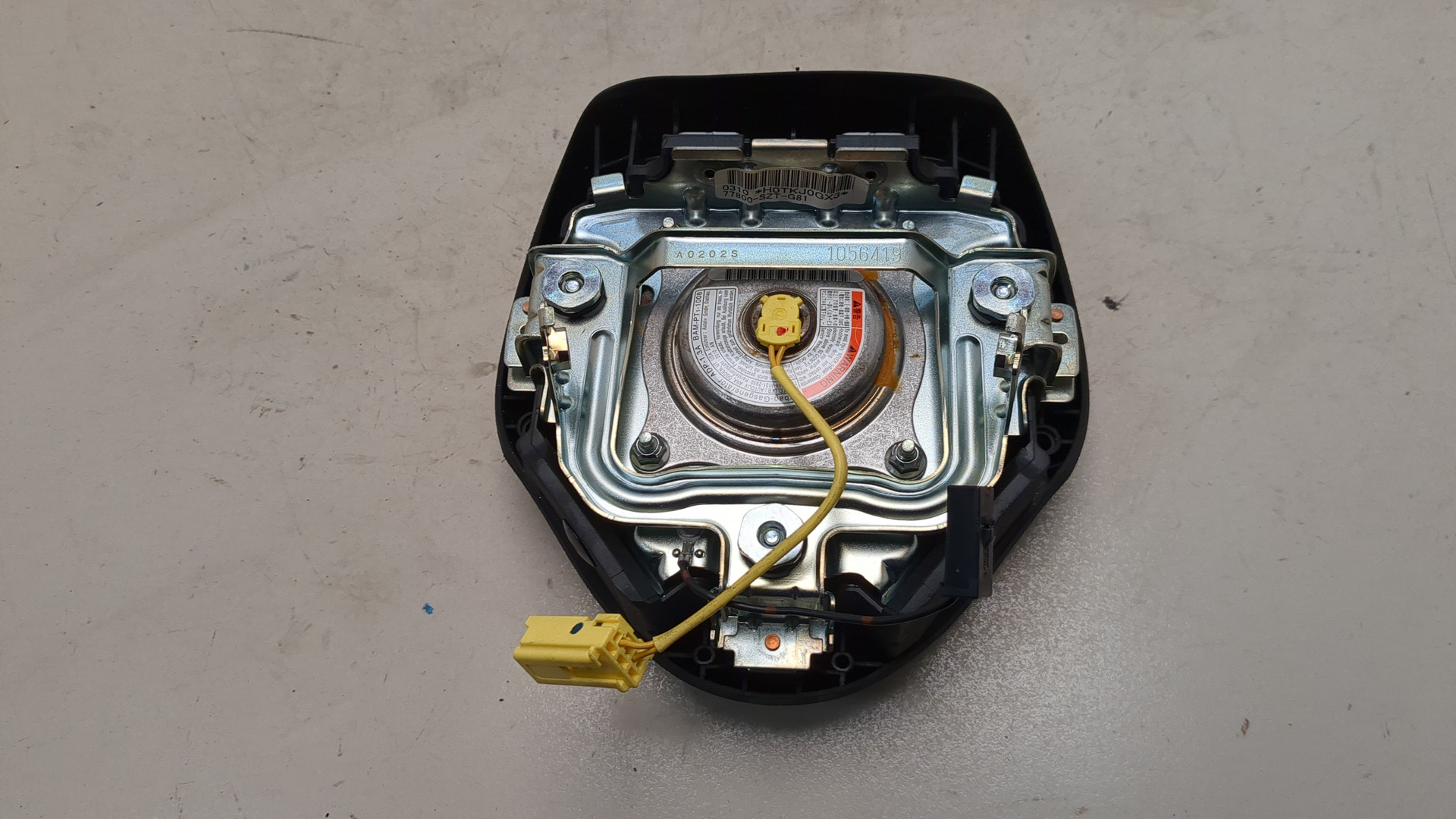 Подушка безопасности в рулевое колесо