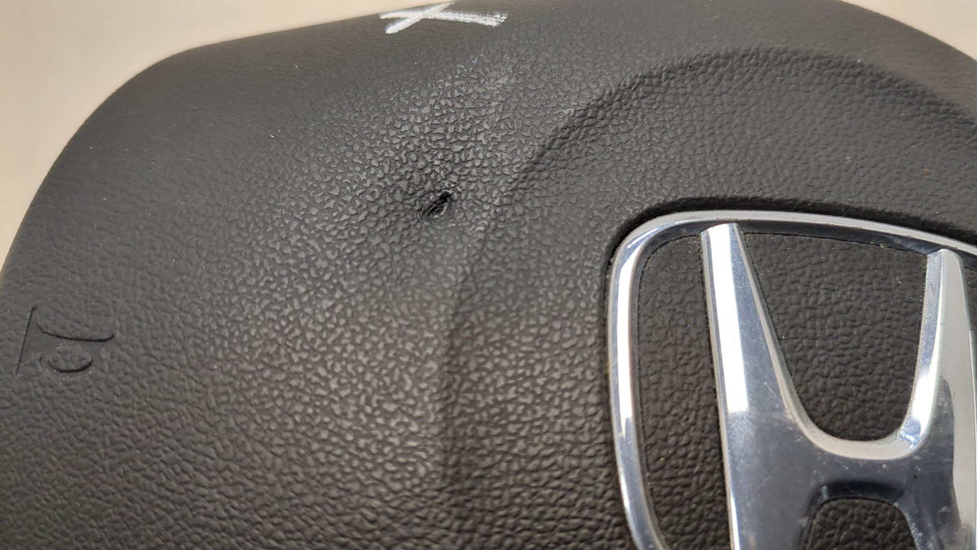 Подушка безопасности в рулевое колесо