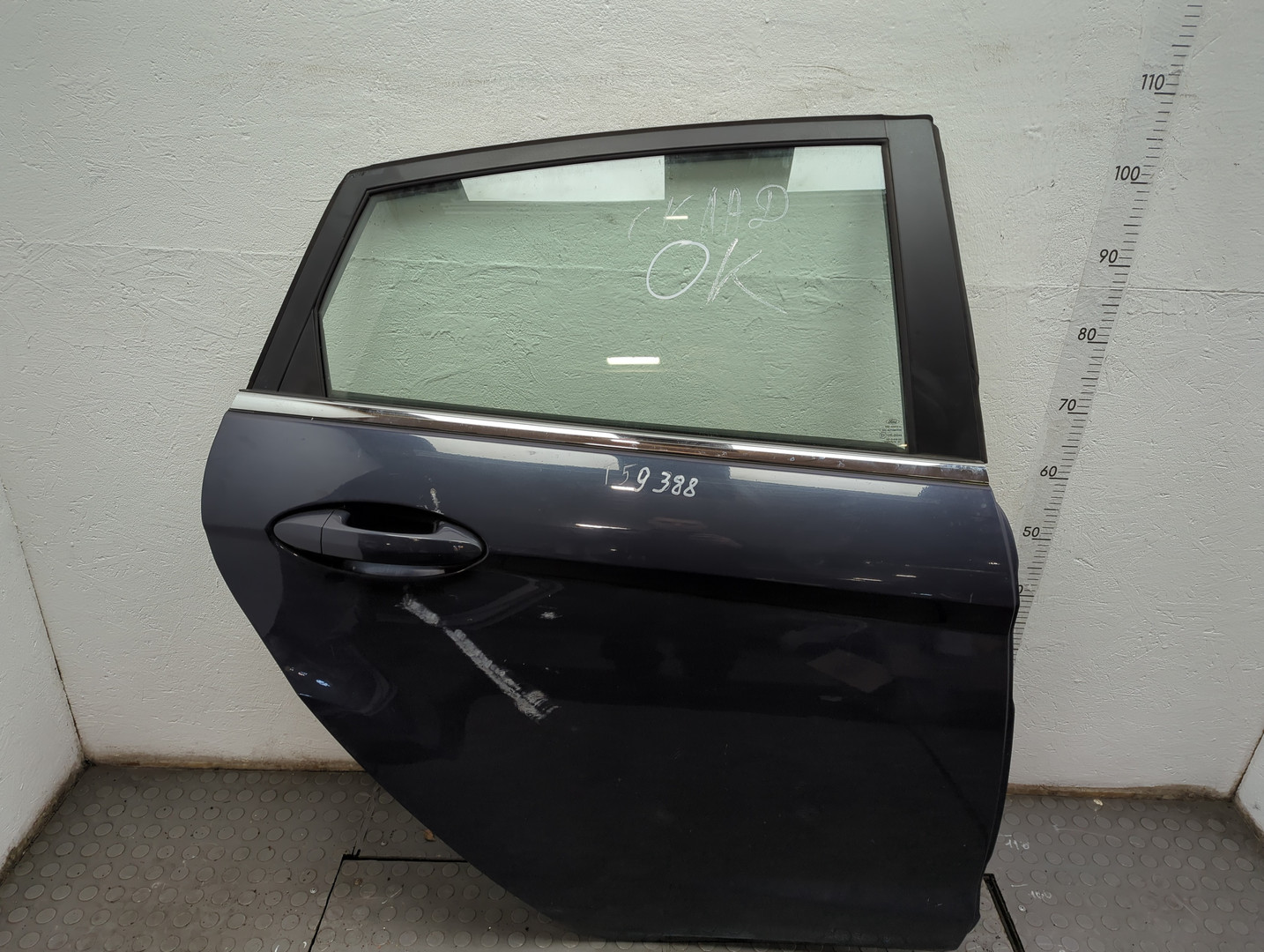 Дверь задняя правая
