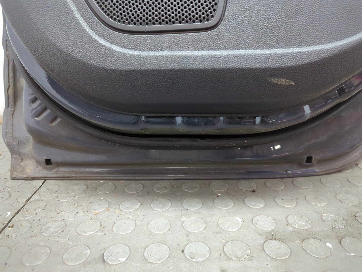 Дверь задняя правая