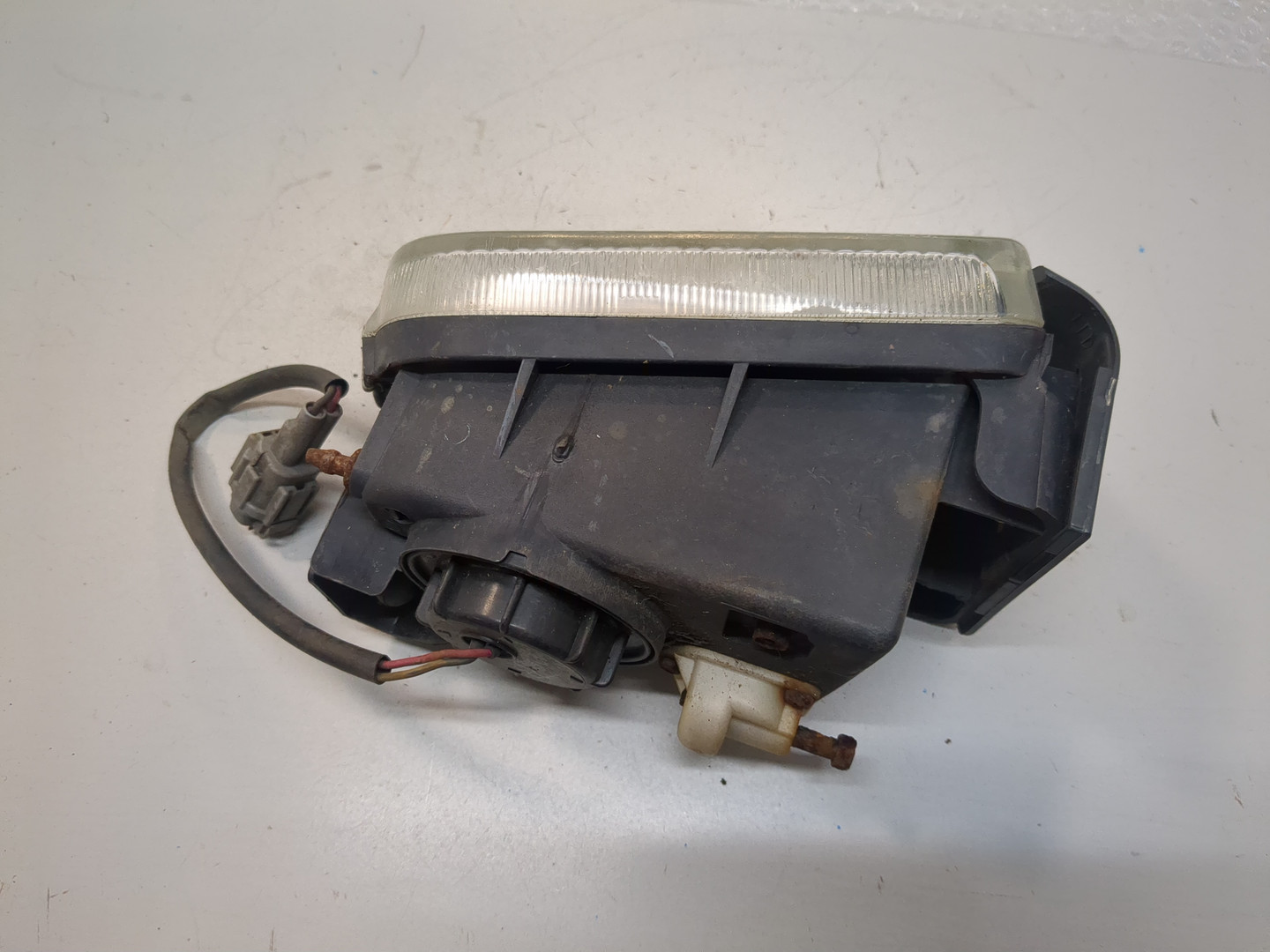 Фара противотуманная правая