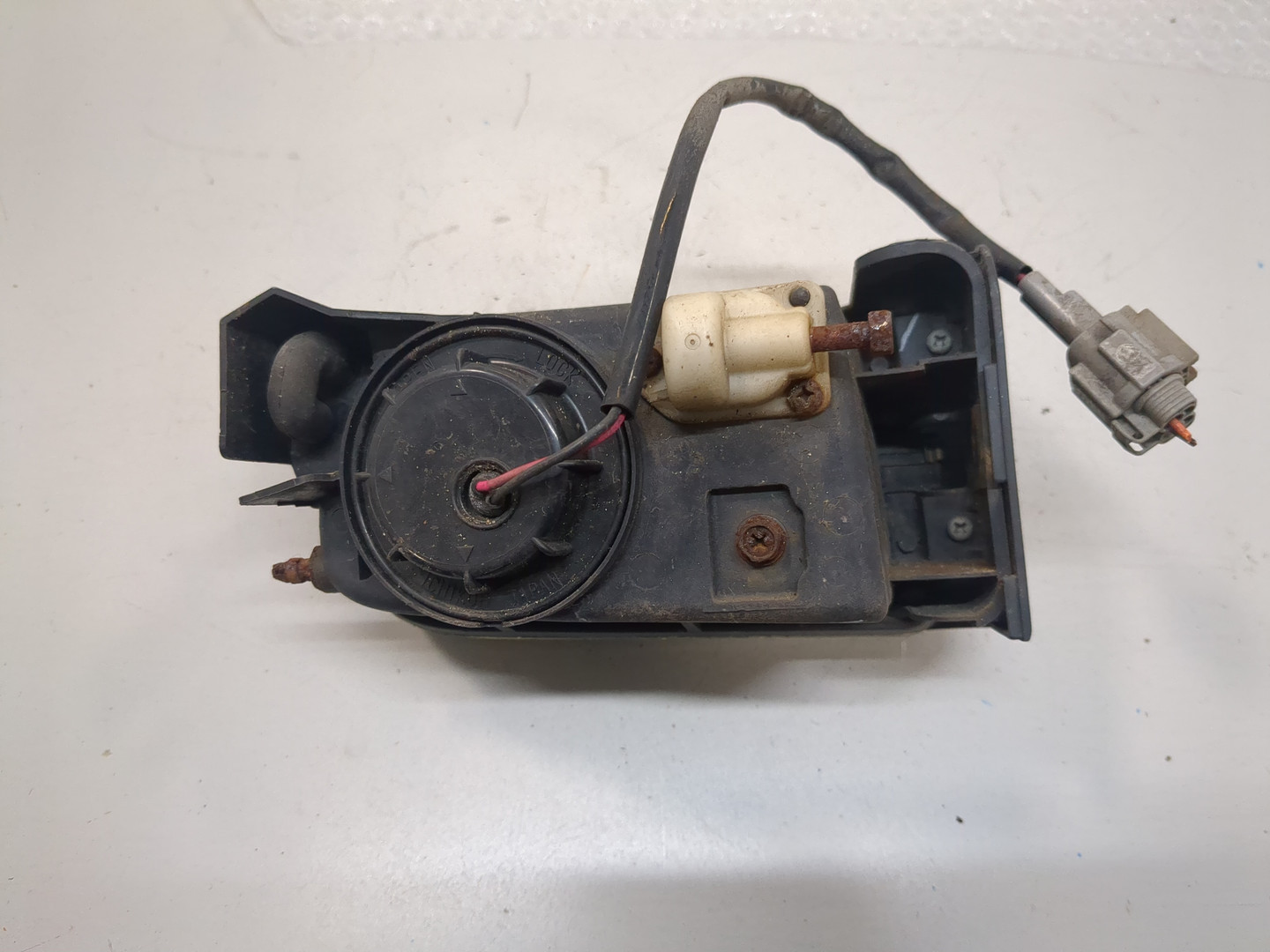 Фара противотуманная левая