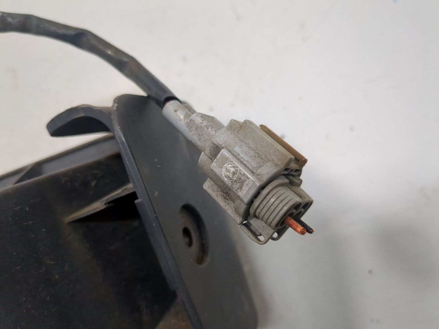 Фара противотуманная левая