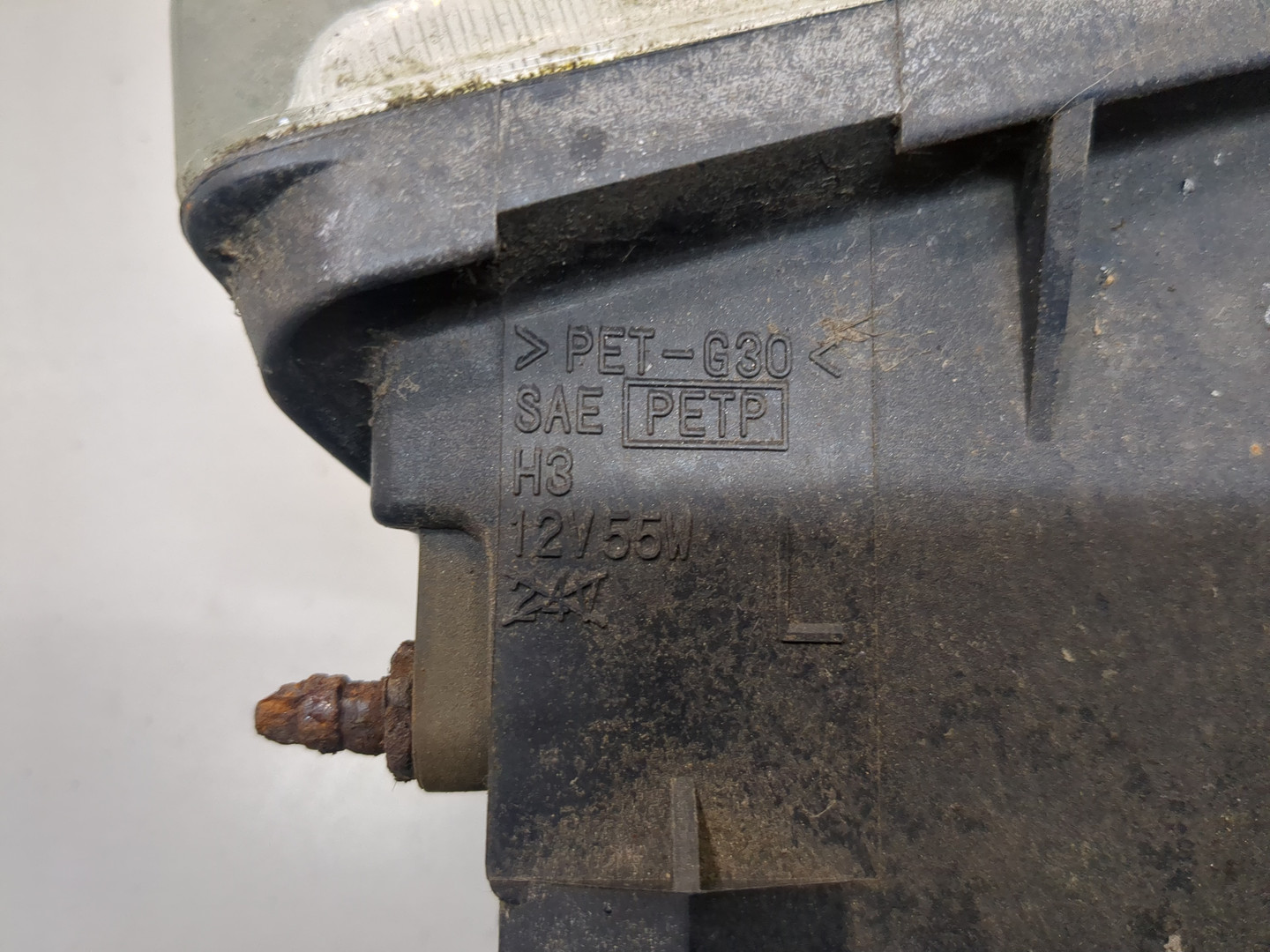 Фара противотуманная левая