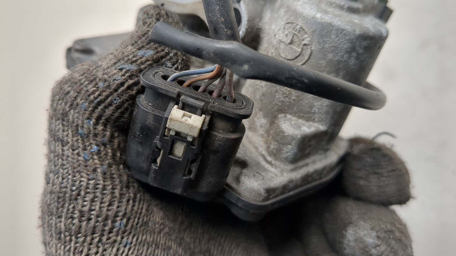 Заслонка дроссельная электрическая