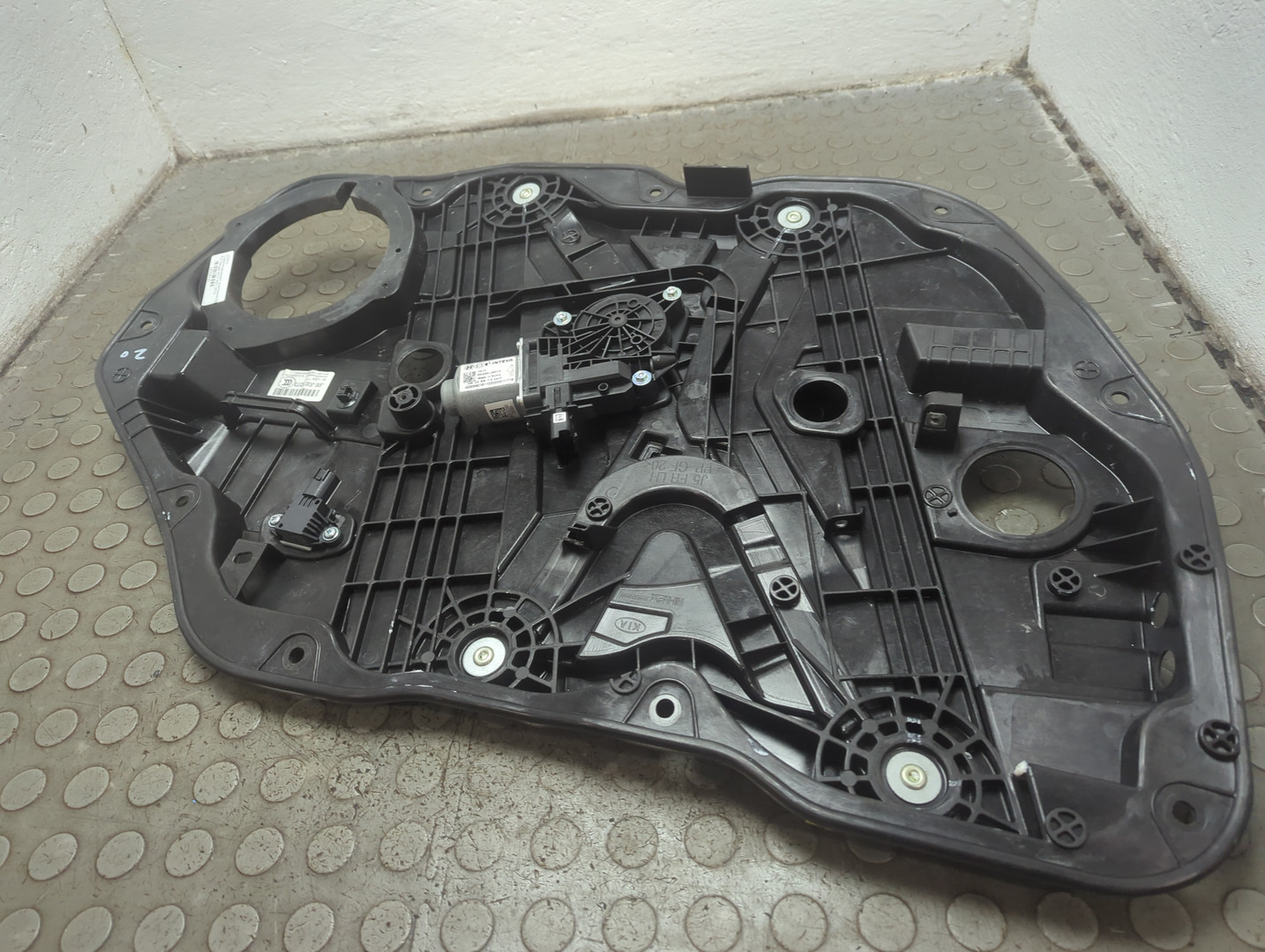 Стеклоподъемник электр. передний левый