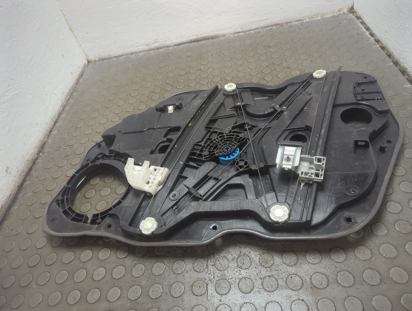 Стеклоподъемник электр. передний левый