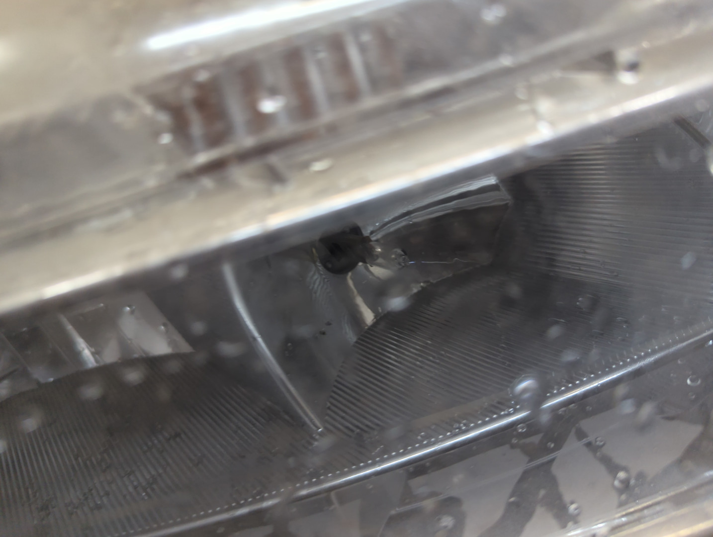 Фара правая