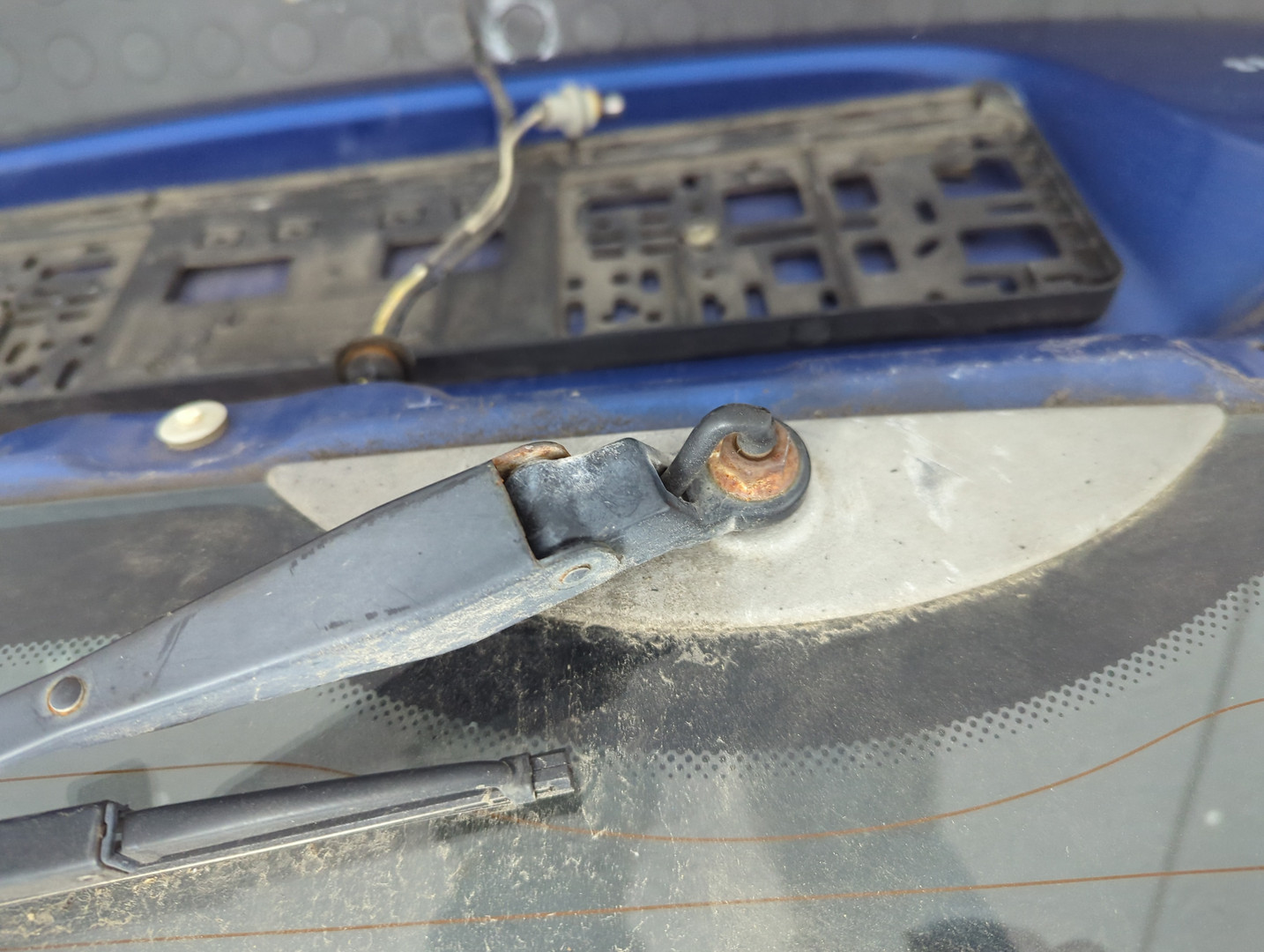 Дверь багажника