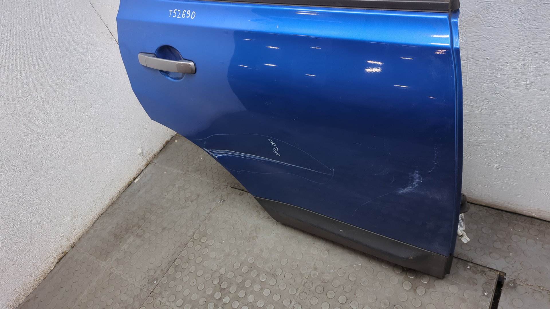 Дверь задняя правая