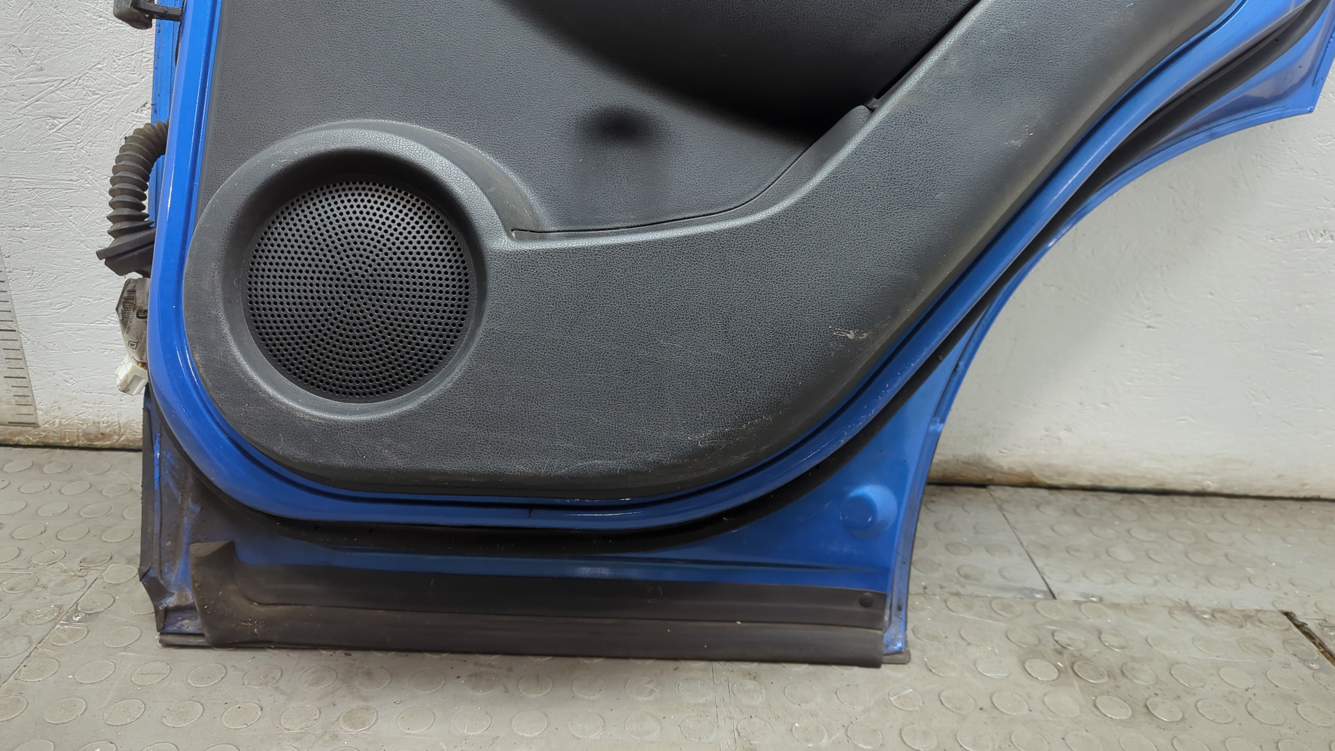 Дверь задняя правая