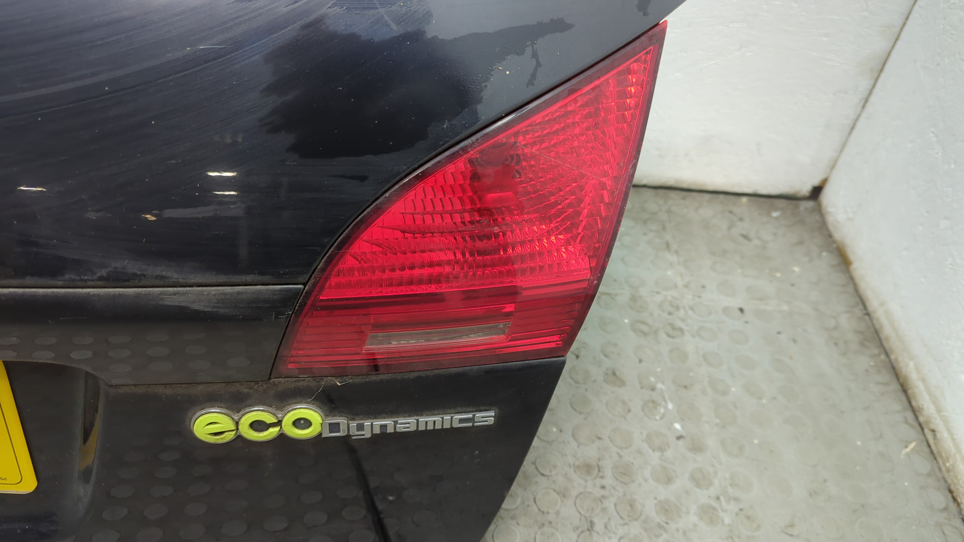 Дверь багажника