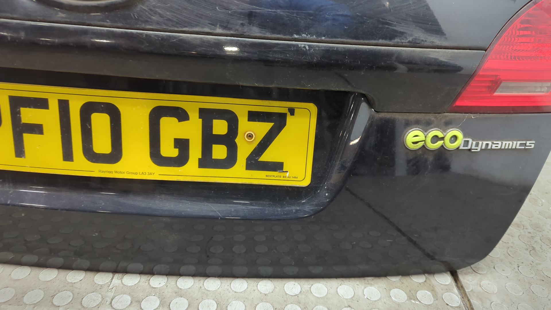 Дверь багажника