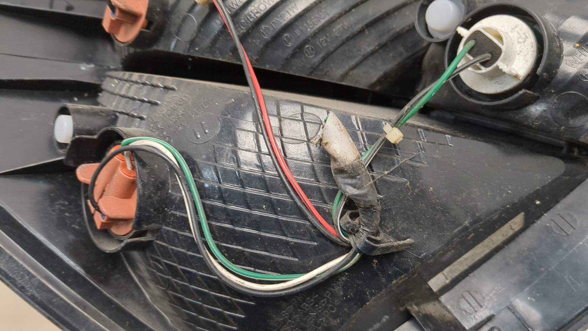 Фонарь задний правый